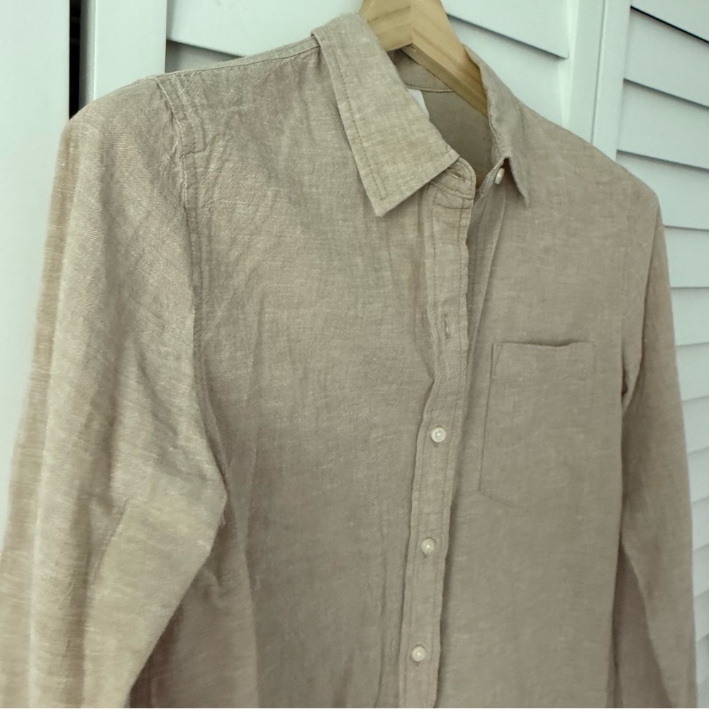 Gap khaki linen “The Easy Shirt” :: size small - Picture 4 of 8
